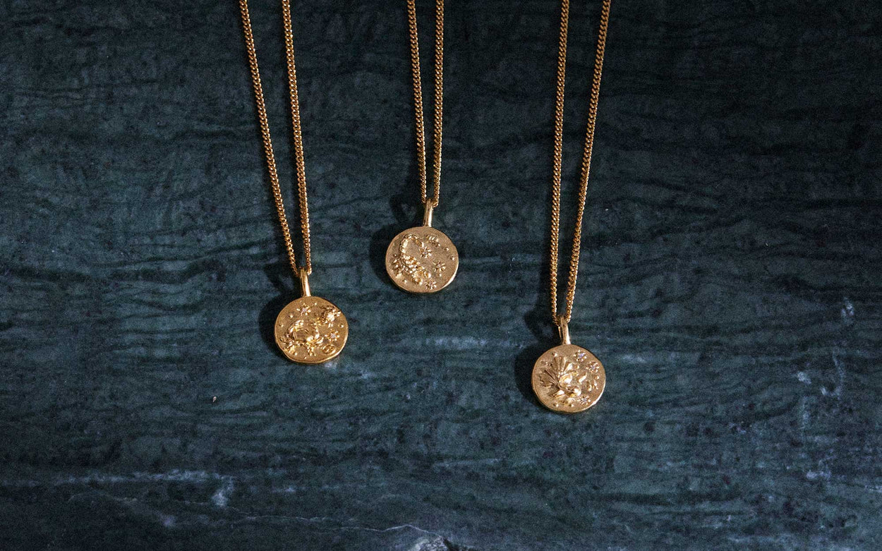 SCORPIO PETITE ZODIAC NECKLACE (18K GOLD VERMEIL)