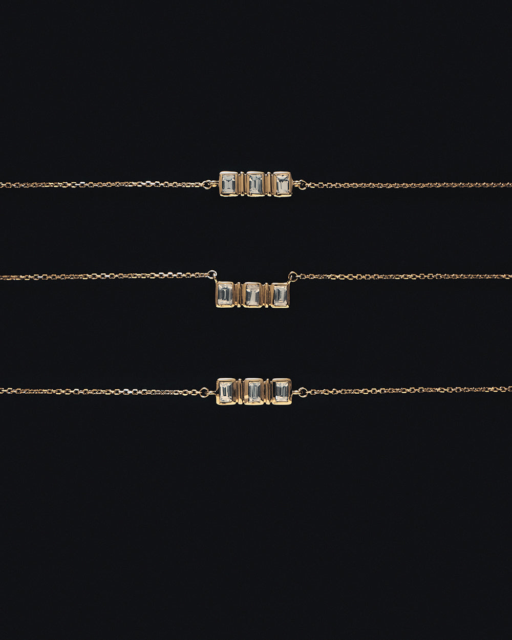 ELYSIUM BAGUETTE SAPPHIRE BRACELET (9K GOLD)