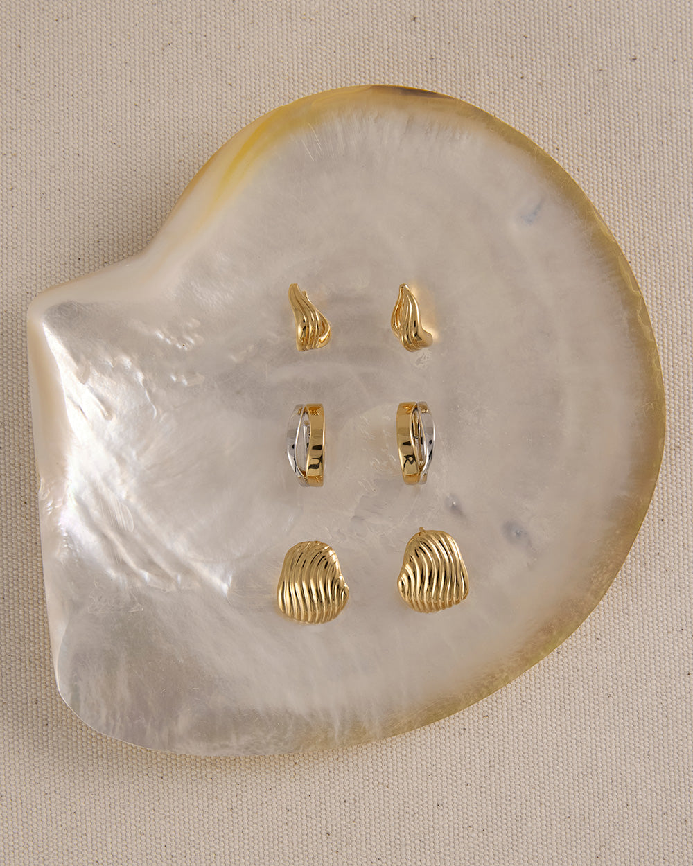 RISE OVERSIZED STUDS (18K GOLD PLATED)