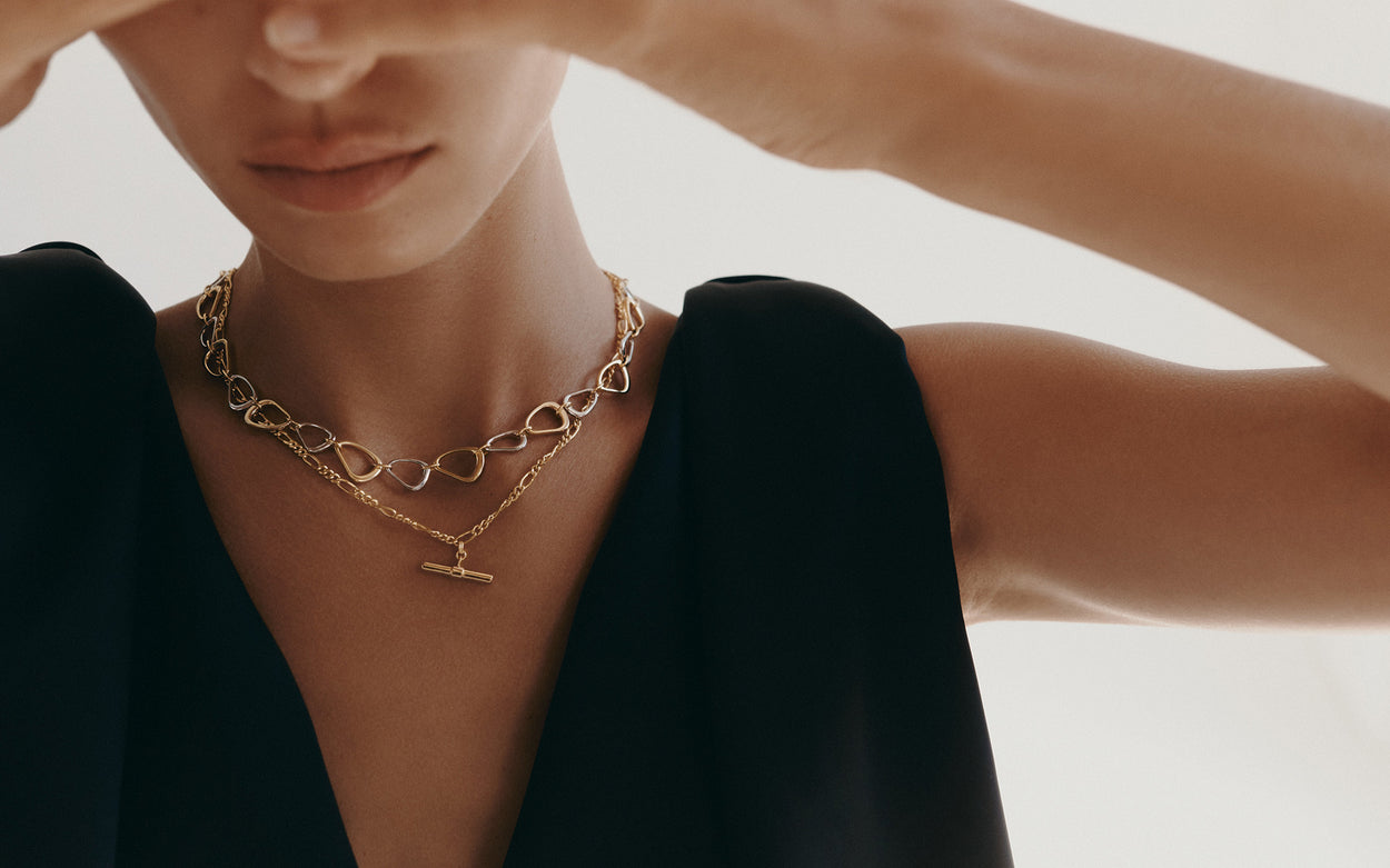 RHYTHM T-BAR NECKLACE (18K GOLD PLATED)