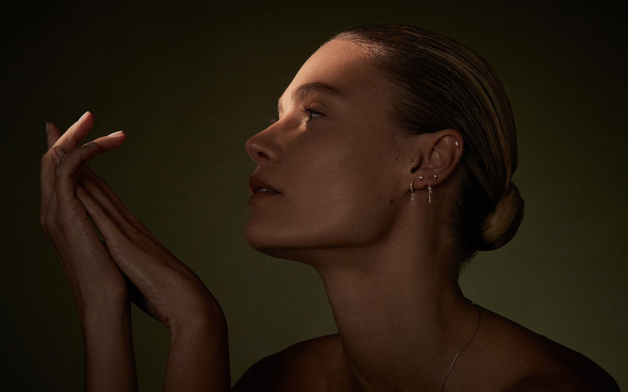 DECO SMOKEY QUARTZ HOOPS (18K GOLD PLATED) - IMAGE 5