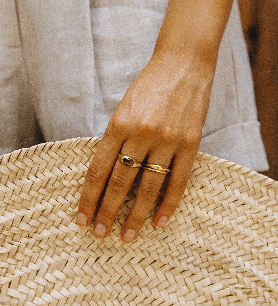 Green tigers top eye ring