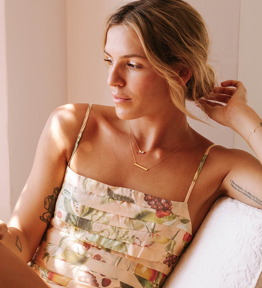 ENGRAVABLE BAR NECKLACE (18K GOLD VERMEIL) - IMAGE 3