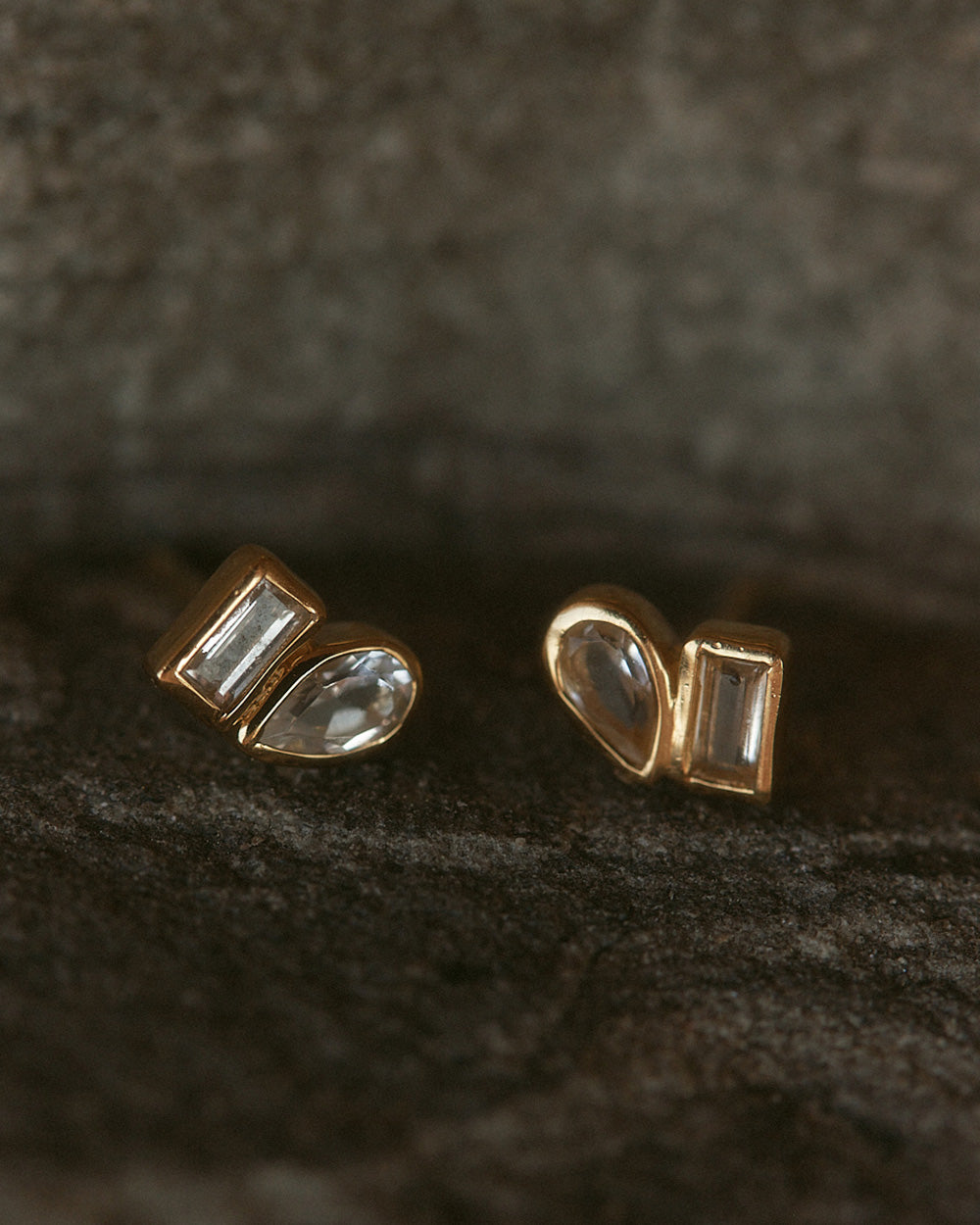 PLACE STUDS (18K GOLD PLATED)