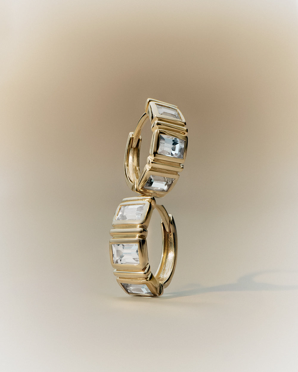 ELYSIUM BAGUETTE SAPPHIRE HOOPS (9K GOLD)