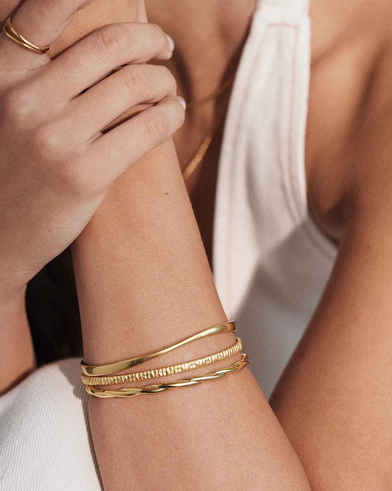 Roman Cuff Bracelet in 18K Gold – Long's Jewelers