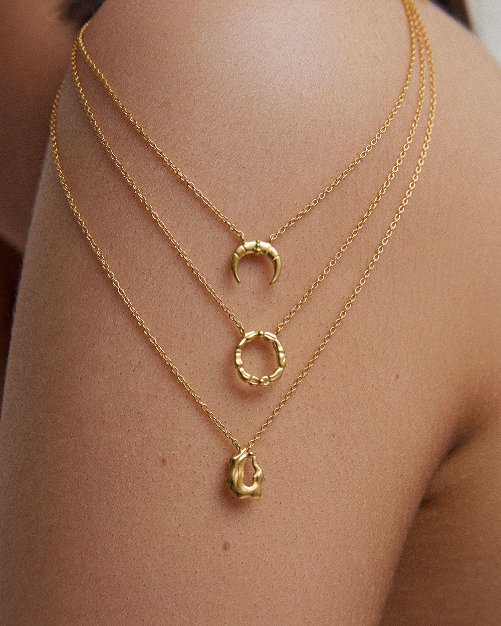 Star sign necklace - Gold-coloured/Scorpio - Ladies | H&M IN