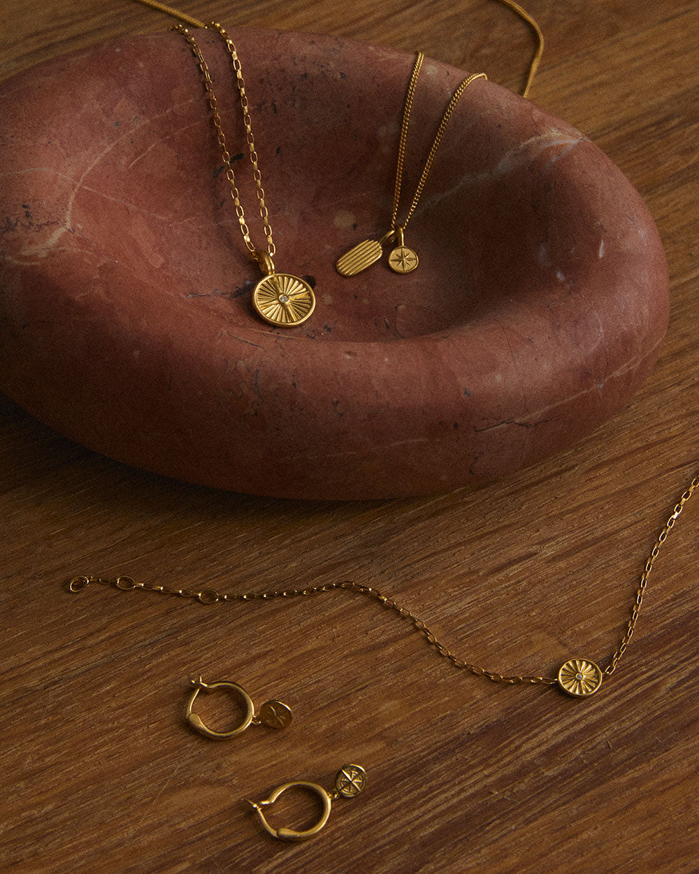 WANDER CLUSTER NECKLACE (18K GOLD VERMEIL)