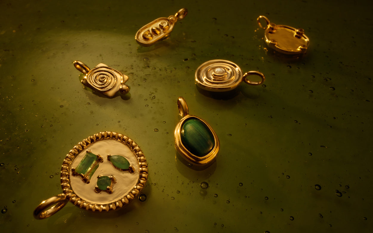 VIBRATION CHARM (9K GOLD)