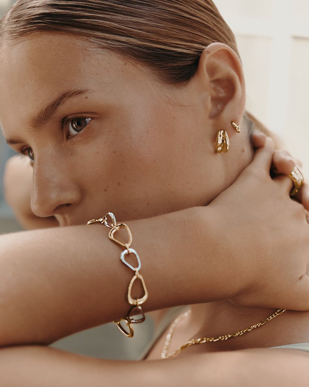 STILLNESS TOPAZ HOOPS (18K GOLD PLATED)