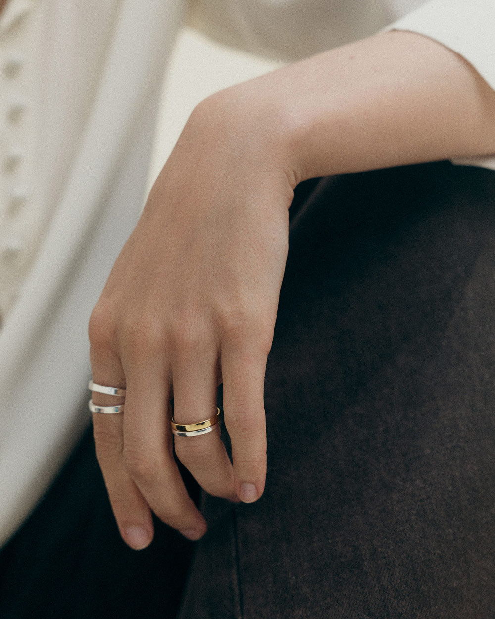 CONTOUR SLIM RING (18K GOLD VERMEIL)