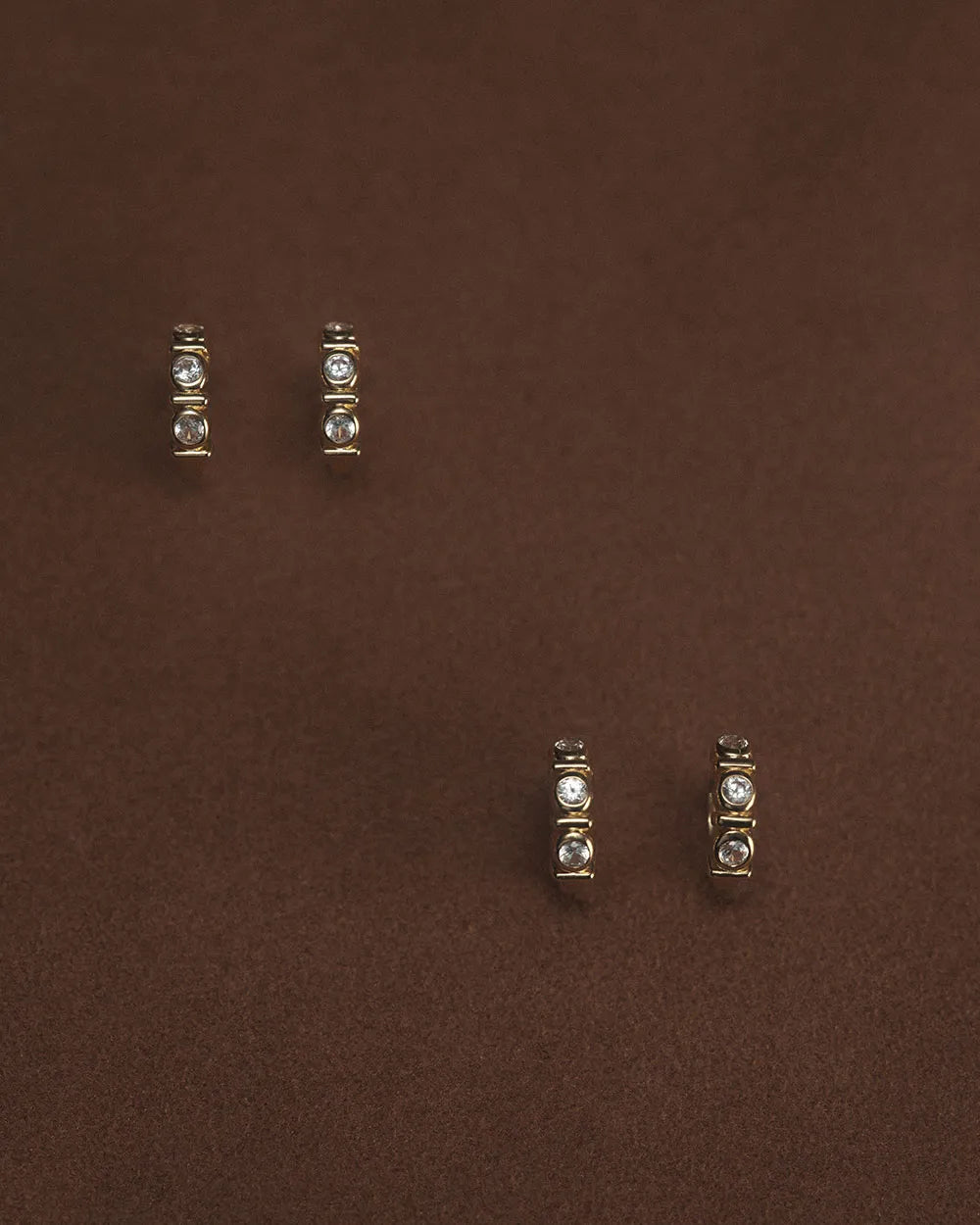 VALE TENNIS HUGGIES (18K GOLD PLATED)