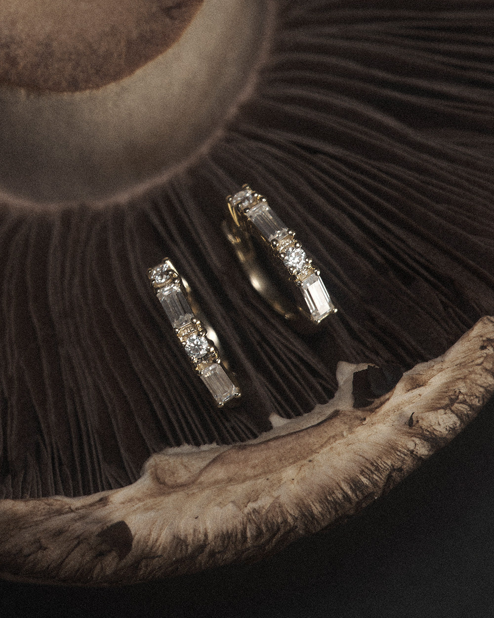 LUMA HUGGIES (9K GOLD)