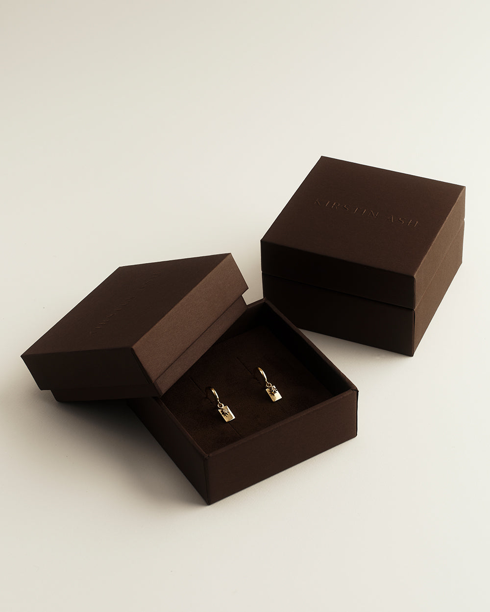 VALE TENNIS HUGGIES (18K GOLD PLATED)