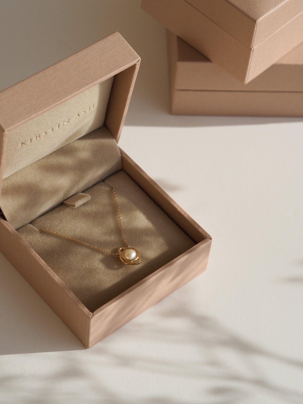 VENUS CHARM (9K GOLD)