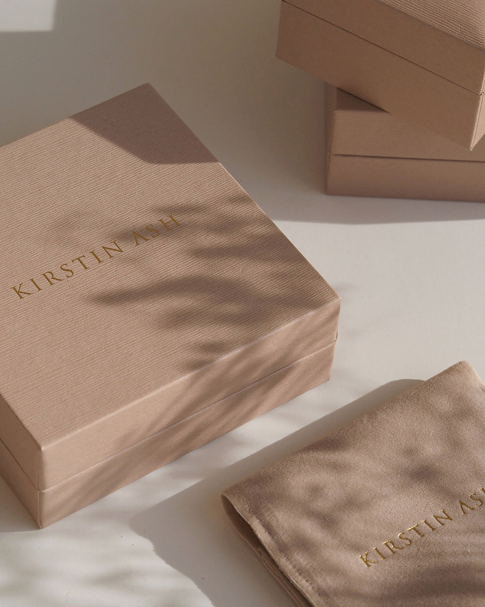 PLACE STUDS (18K GOLD PLATED)