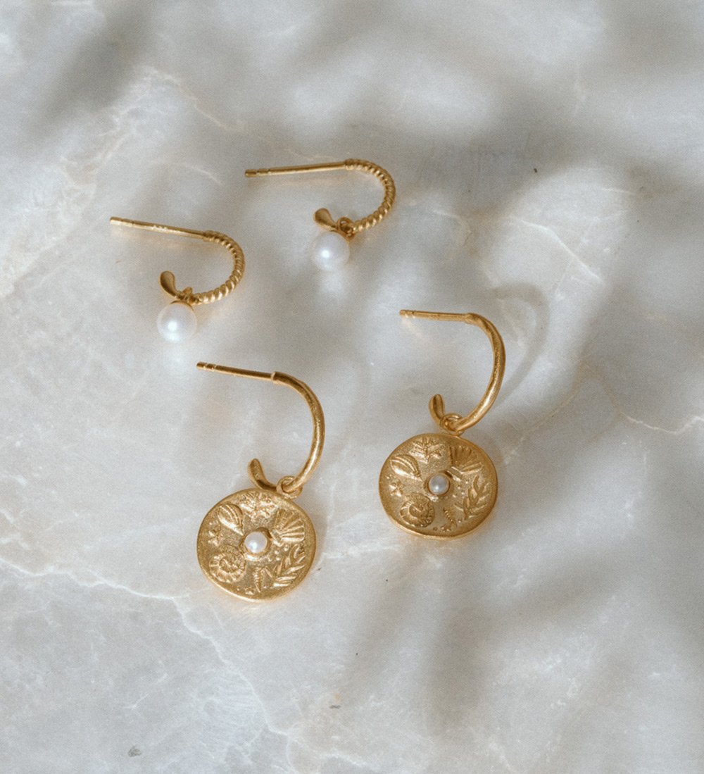 BY THE SEA HOOPS (18K GOLD PLATED) – KIRSTIN ASH (Australia)