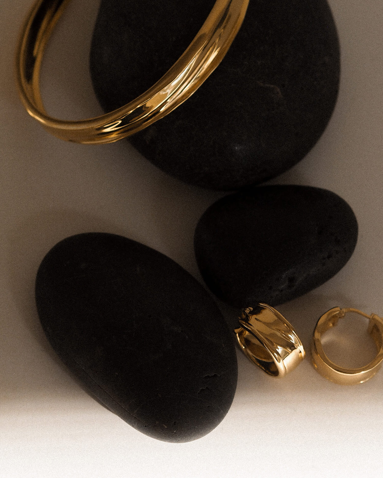 MOLTEN HOOPS (18K GOLD PLATED) - IMAGE 3